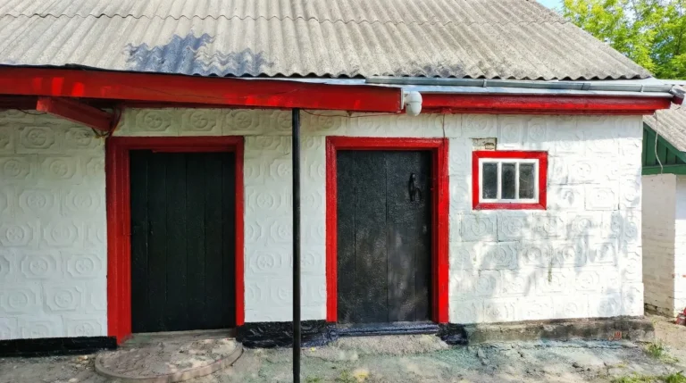 Large shed outside 1